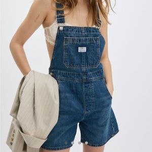 FP X LEVIS UTILITY SHORTALLS ANNIVERSARY PARTY